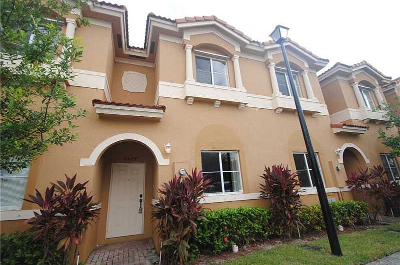 1st image of 6024 Woodlands Blvd #1