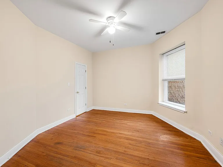 4934 S King Dr #2 — Photo 10