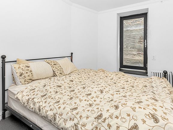 3rd image of 318 E 11th St APT 3