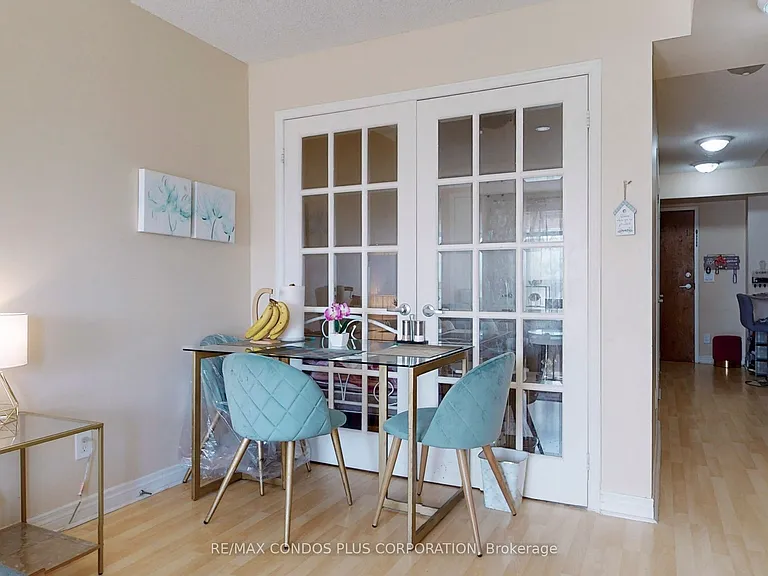 60 Fairfax Cres #315 — Photo 16