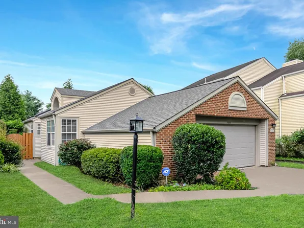 7524 Cross Gate Ln, Alexandria, VA 22315