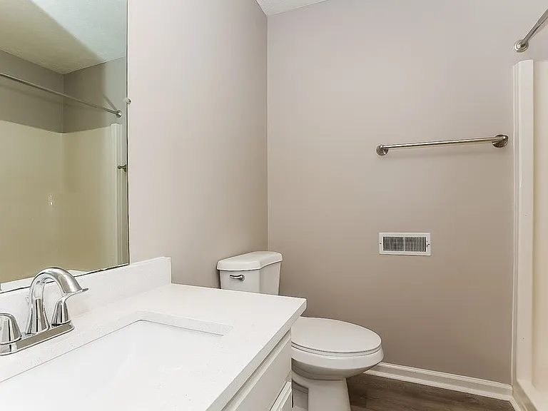 386 Park Ct E — Photo 16