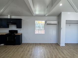 15112 W Califa St, Van Nuys, CA 91411
