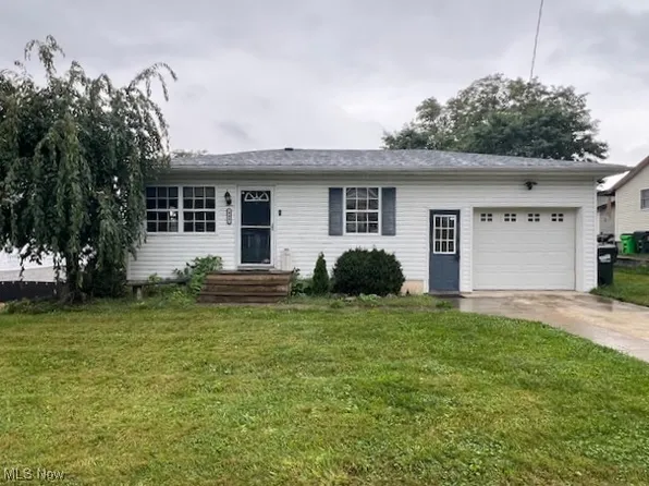 809 W Oak St, Orrville, OH 44667