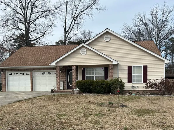 185 Century Station Dr, Rossville, GA 30741