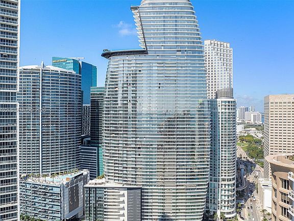 2nd image of 300 Biscayne Boulevard Way Unit 903