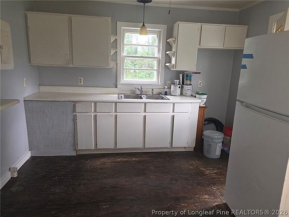 2nd image of 4901 Schmidt St