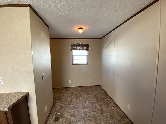 4th image of 850 Cour Marie St #850