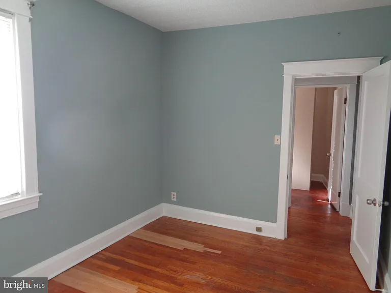 2800 Linwood Ave #C — Photo 11