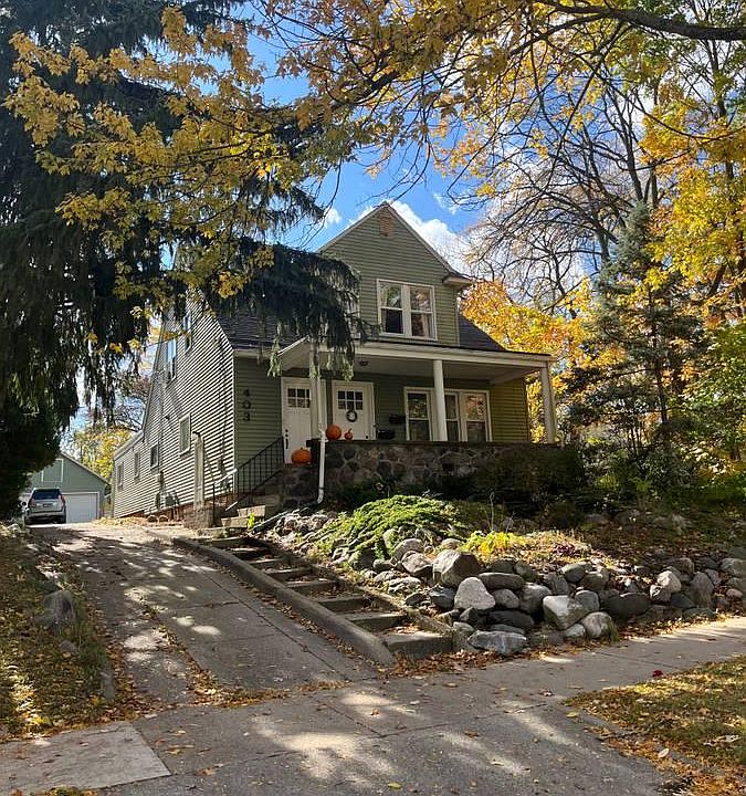 1st image of 403 Pauline Blvd #2
