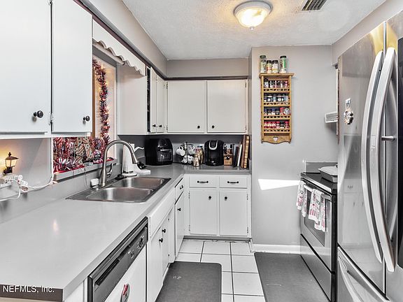 5th image of 8136 Bergerac Dr