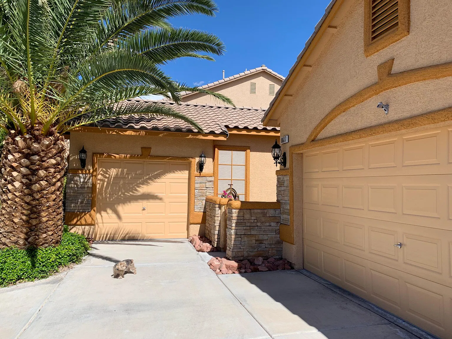 3 bed, 2.5 bath, 2375 sqft, $2,600 — Photo 1