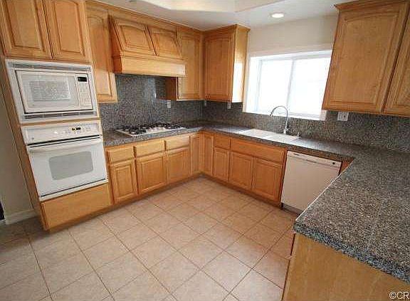 5th image of 2312 Harriman Ln #A