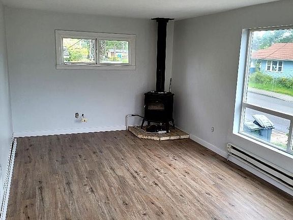 2nd image of 15311 Portland Ave SW