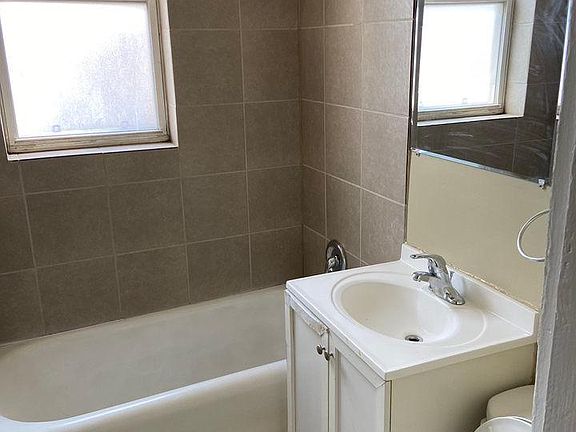 2nd image of 5635 W North Ave