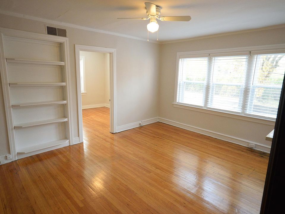 1st image of 720 W 38th St #8B