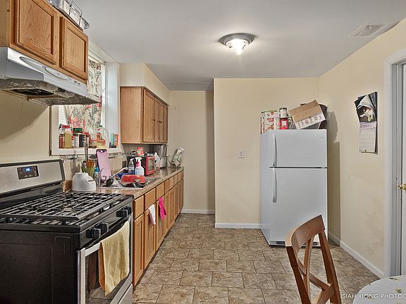 3rd image of 619 N Lincoln Ave