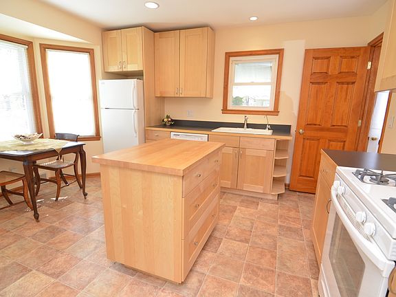 New Kitchen & Appliances