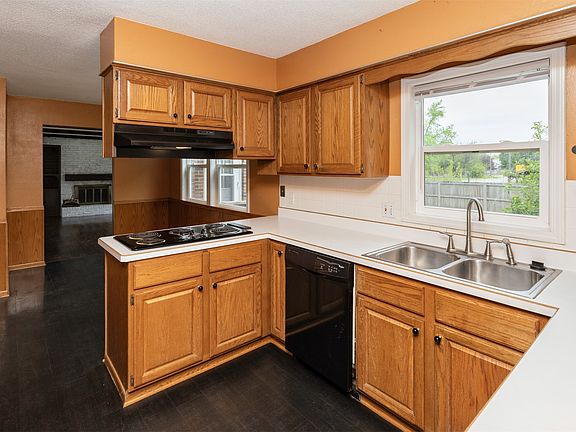 2nd image of 4501 Aurora Ave