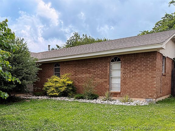 3rd image of 1313 Keystone Ln