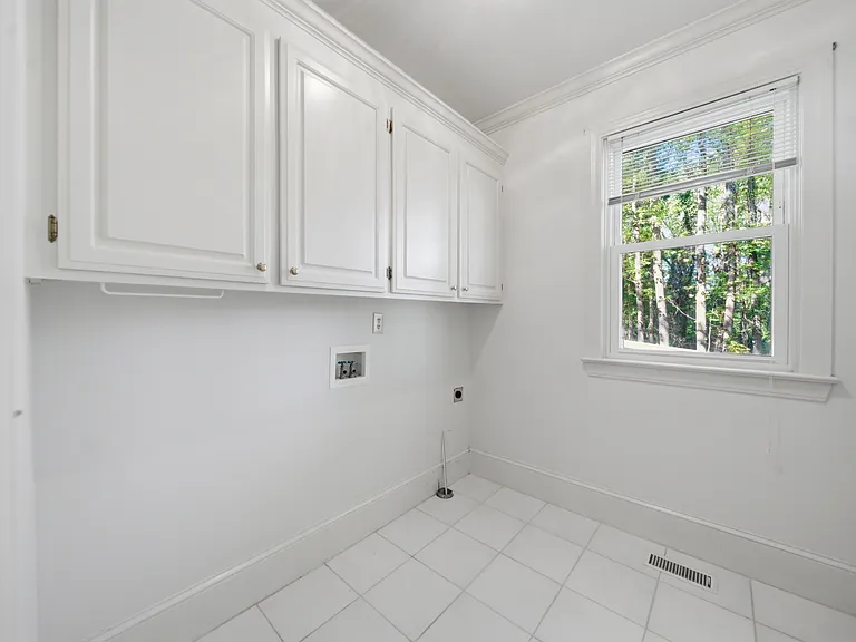 10 Hickory Hall Ct — Photo 8
