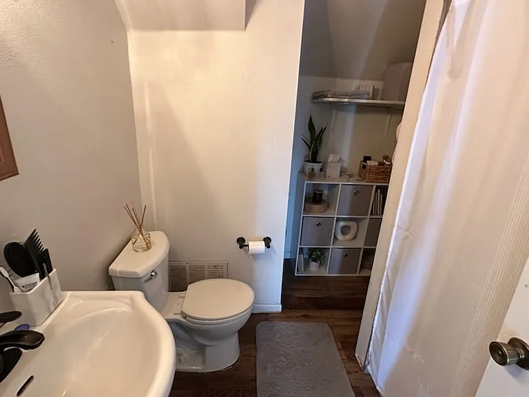 605 N Market St — Photo 5