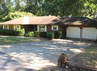 915 Moorehead Dr, Anderson, SC 29621