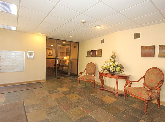 4th image of 411 Ashland Ave APT 3D