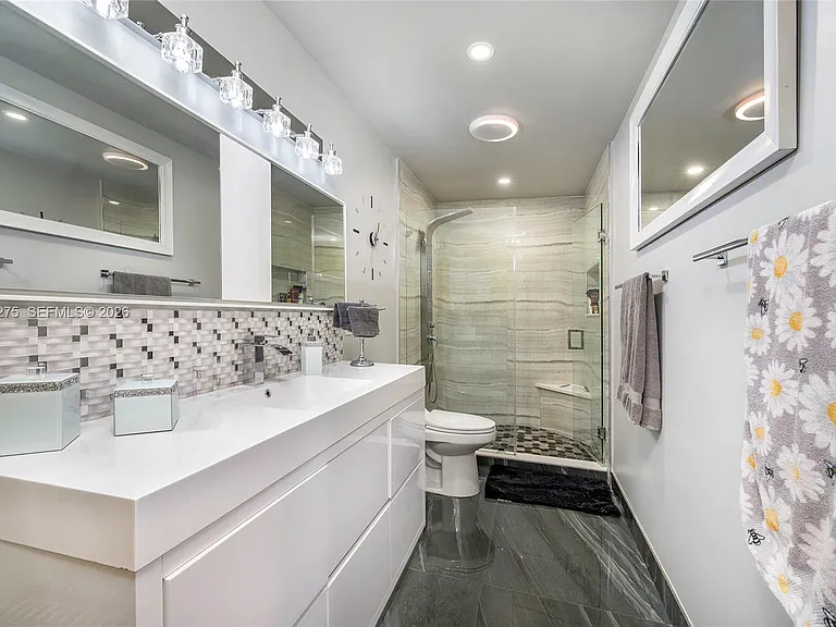 11530 SW 81st Ter — Photo 16