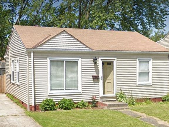 3rd image of 4476 W 133rd St
