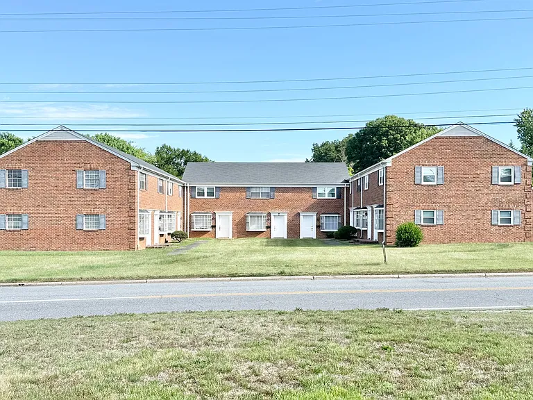 1723 E Cone Blvd #K — Photo 1