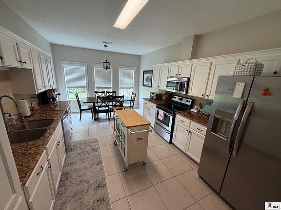 4th image of 1512 Bonaparte Dr