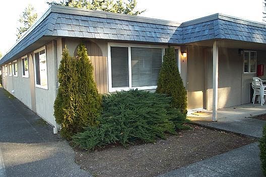 4th image of 7616 Douglas St W APT A