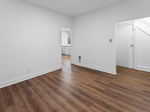 5th image of 296 Pearsall Ave