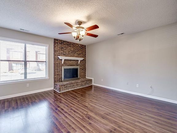 3rd image of 2348 Brookview Ct