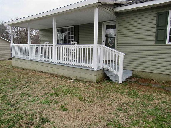 5th image of 121 East Dr