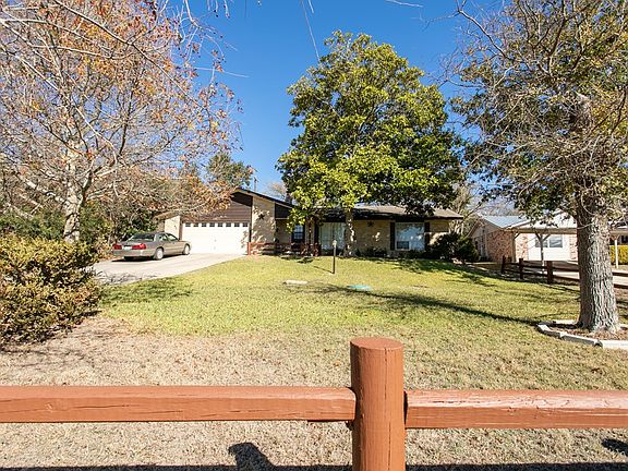 3rd image of 117 Palo Verde Dr