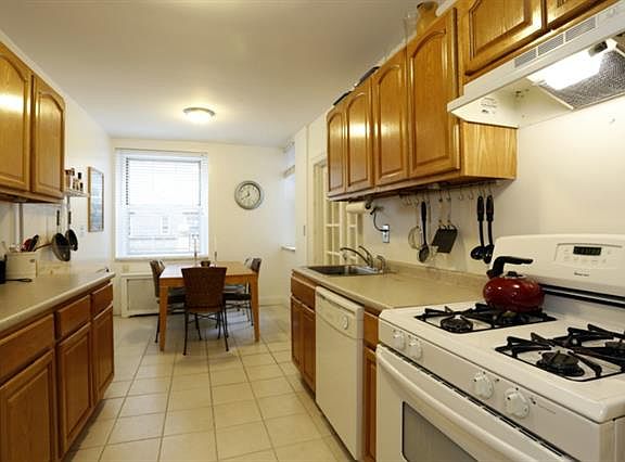 3rd image of 16 N Chatsworth Ave #211