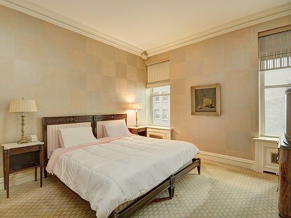 5th image of 180 W 58th St APT 7A