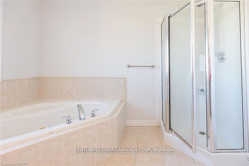 London House for rent - 4 Bedrooms — photo 19