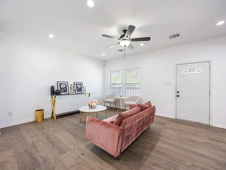 7950 Miley St — Photo 7