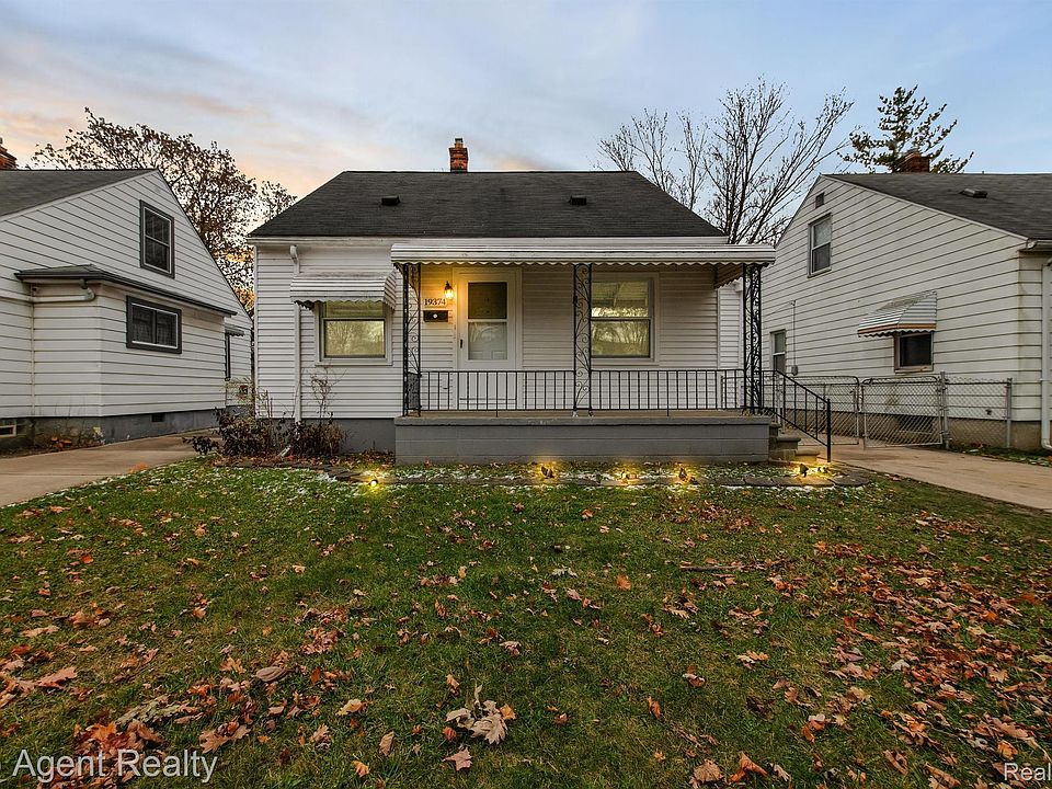 1st image of 19374 Beaconsfield St