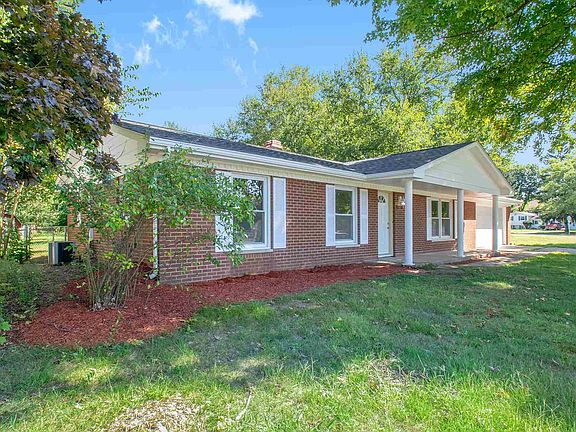 2nd image of 52710 Walsingham Ln