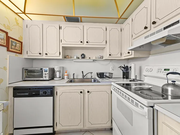 209 Waterford Cir #I — Photo 11