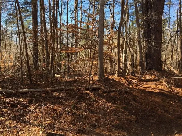 114 Arrington Dr, Fair Play, SC 29643