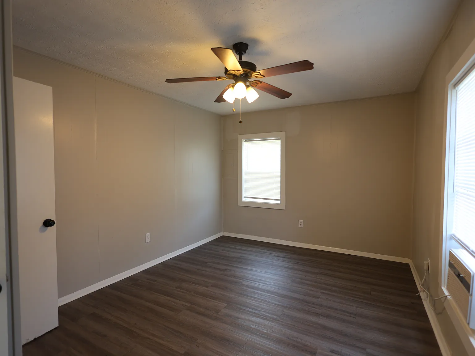 2 bed, 750 sqft, $1,500 — Photo 3