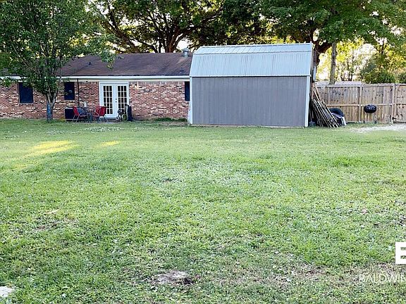 3rd image of 104 Mitchell Ave