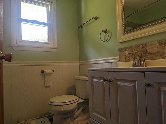 4th image of 4065 Pardee Rd