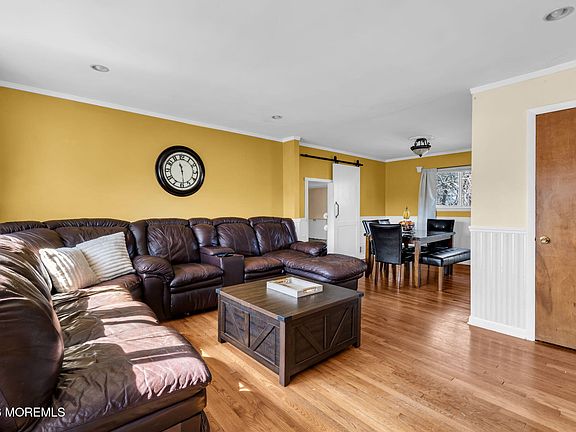 4th image of 32 Koenig Lane