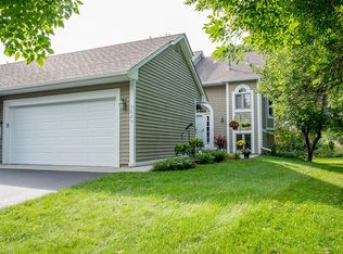 8629 Seasons Pkwy, Woodbury, MN 55125